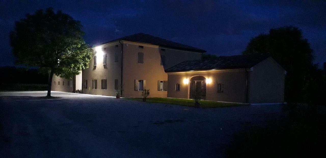 Agriturismo Vitae Fabbrico Exterior photo